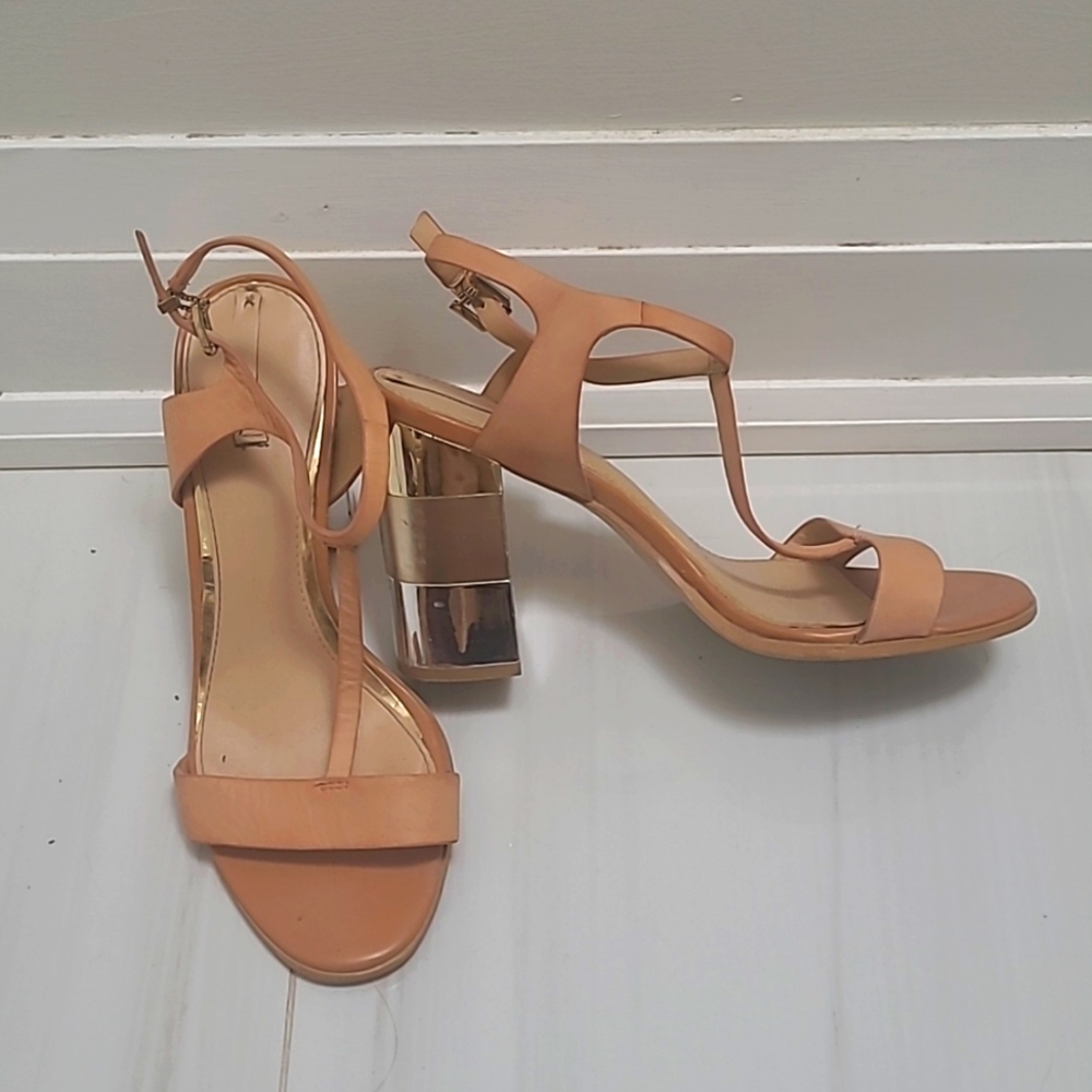 3/4inch Tan Heels with Thick Wedge and Vertical front strap size 7